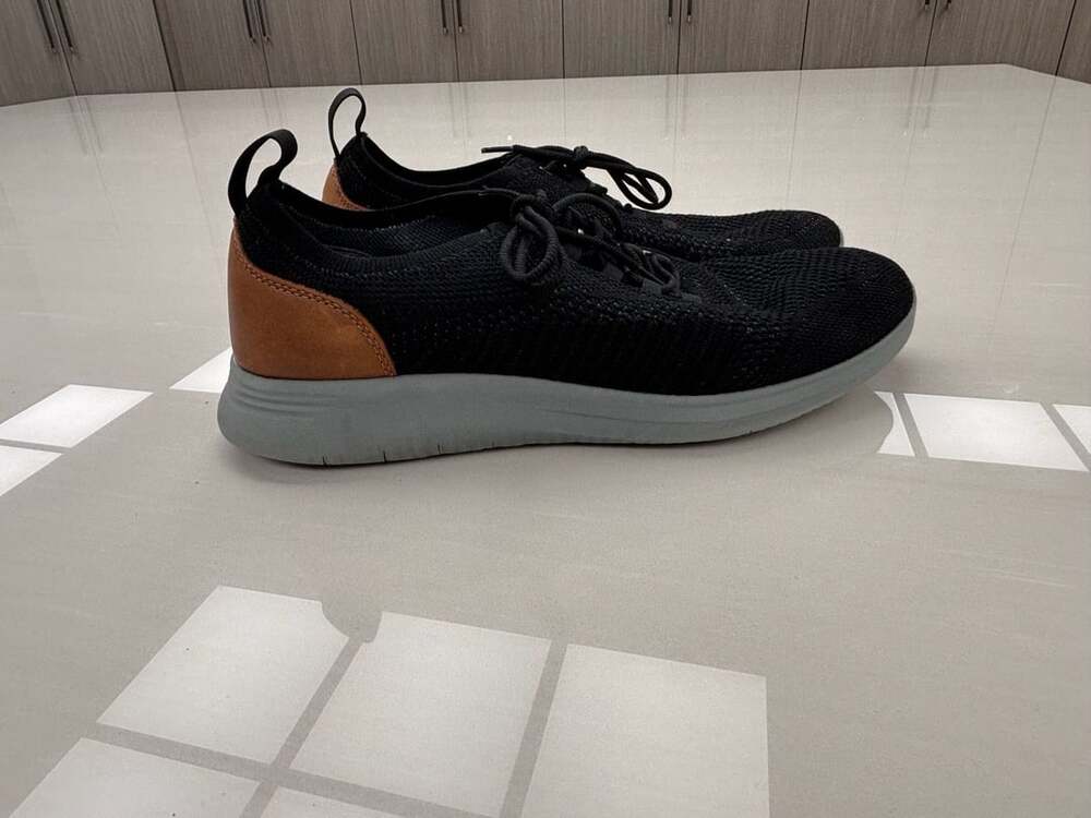 Johnston & Murphy Amherst Knit U-Throat Size 9M Black Sneakers